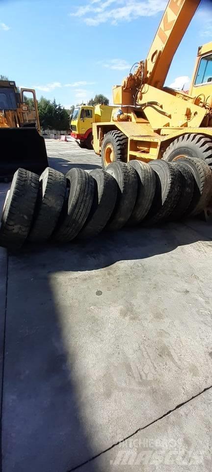 Bridgestone 13R22.5 Pneumatici, ruote e cerchioni