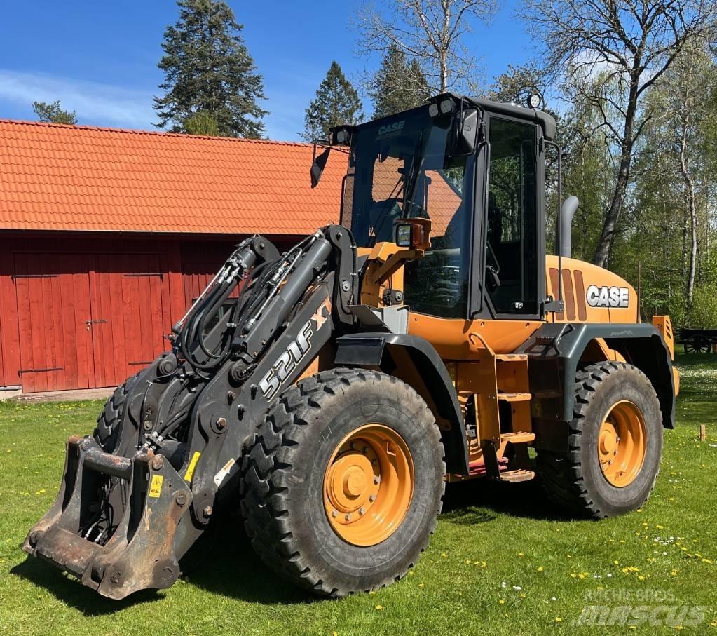 CASE 521 F XT Pale gommate