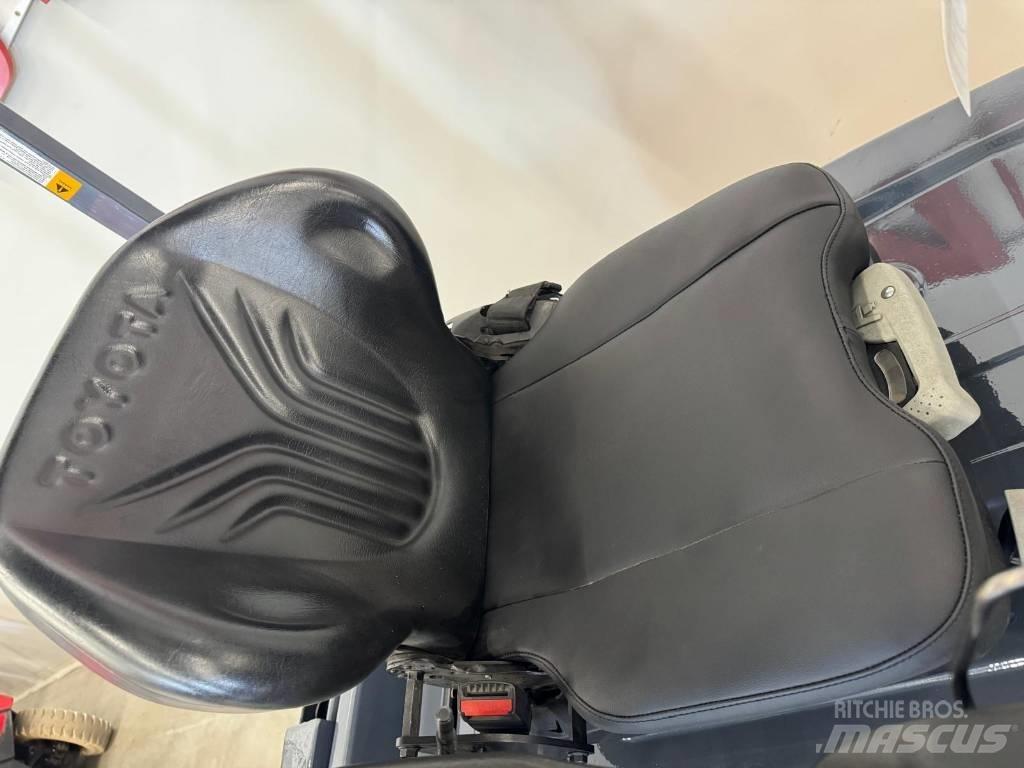 Toyota 10747 - 8FBE16T Carrelli elevatori elettrici