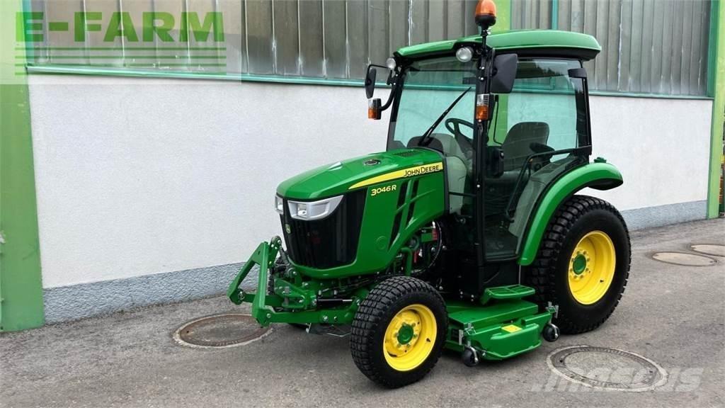 John Deere 3046R Trattori