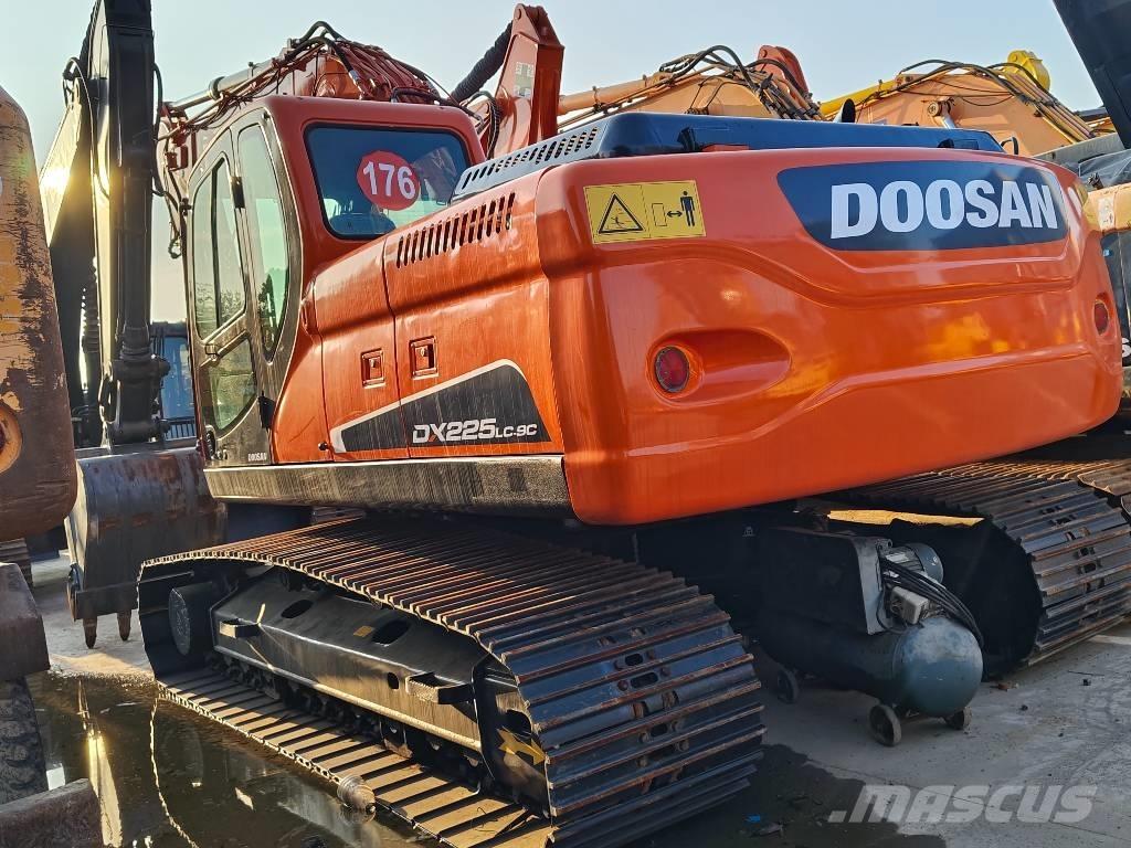 Doosan DX225LC-9C Escavatori cingolati