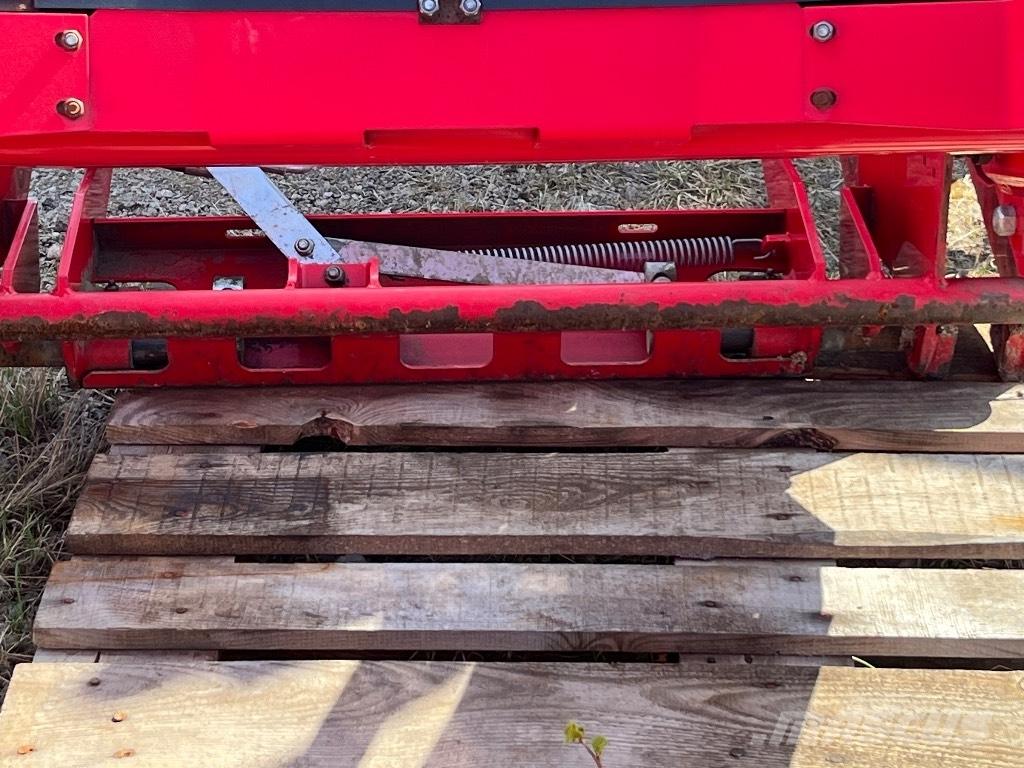 Massey Ferguson 945 Pale frontali e scavatori