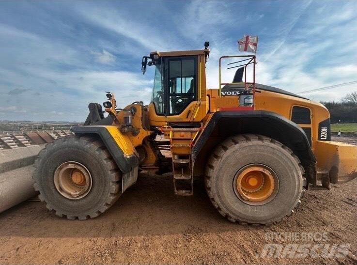 Volvo L 220 H Pale gommate