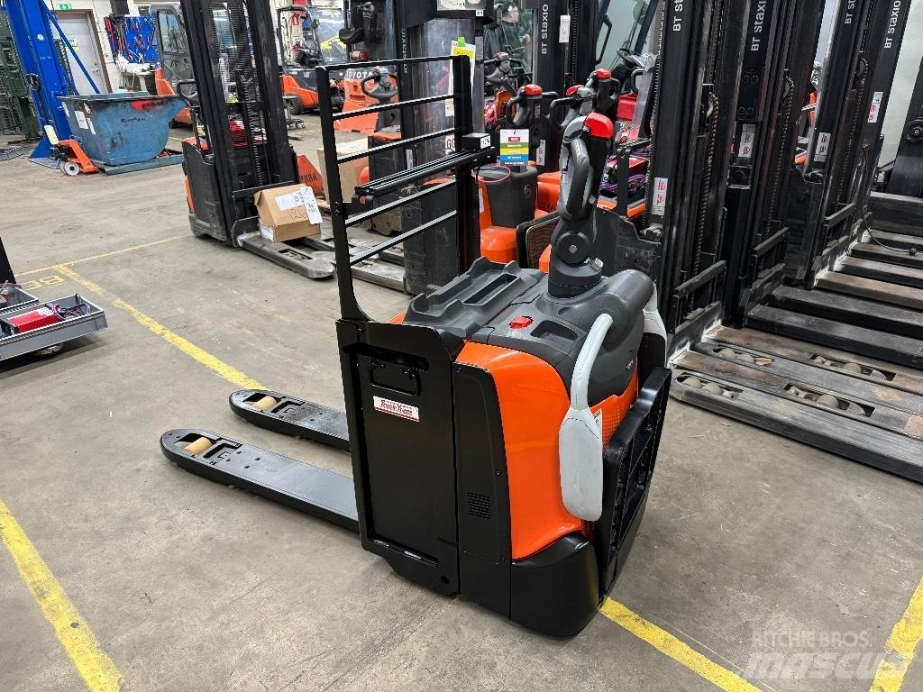 Toyota LPE220 Carrelli elevatori bassi a piattaforma