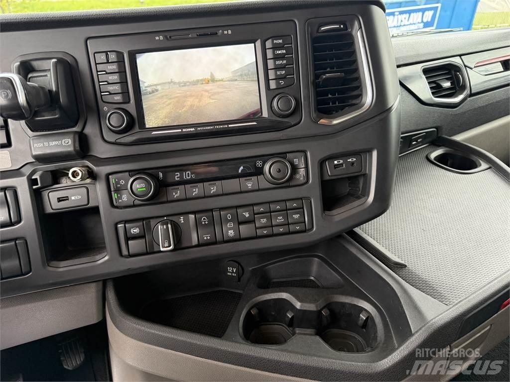 Scania R650 6X2 Camion con gancio di sollevamento
