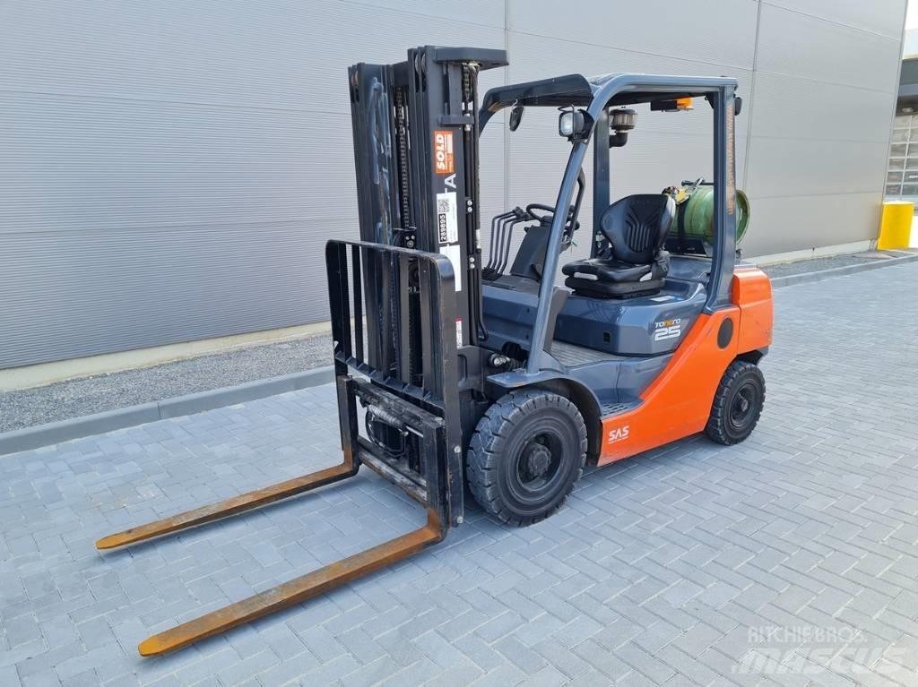 Toyota 02-8 FG F 25 Carrelli elevatori GPL