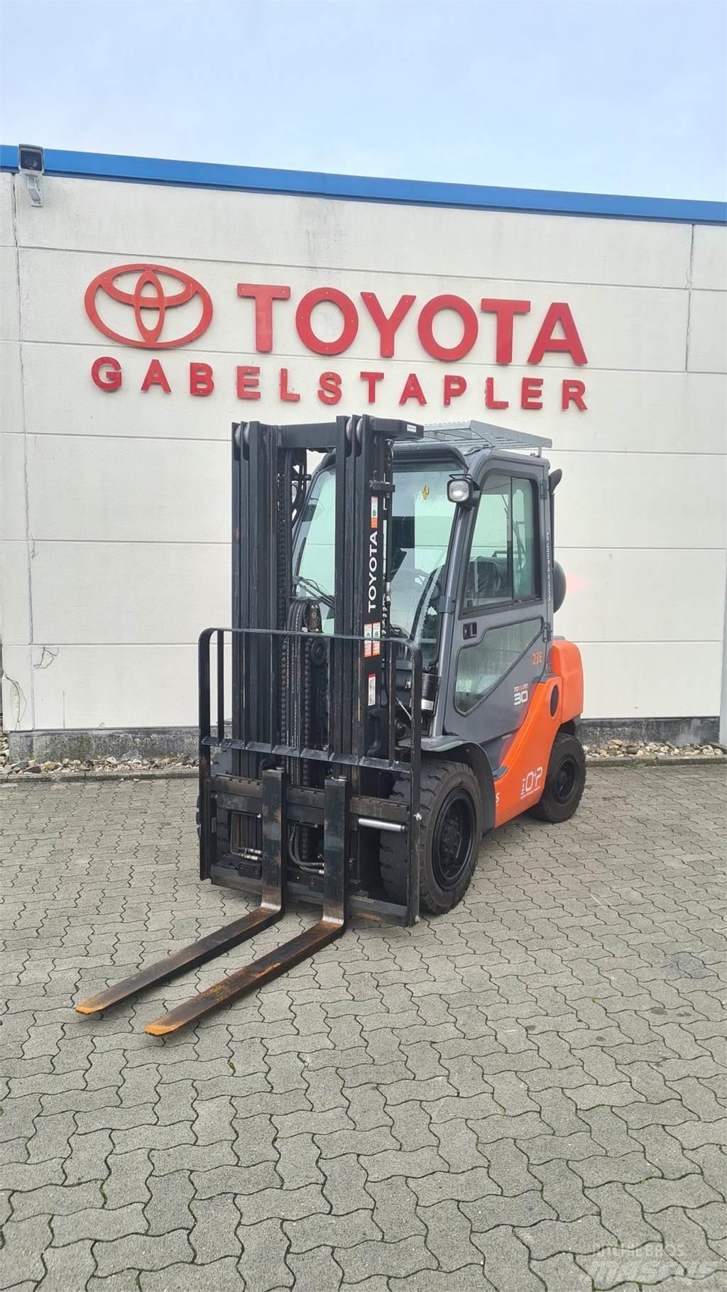 Toyota 02-8FGF30 Carrelli elevatori GPL