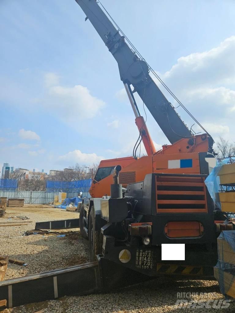 Komatsu LW 250 Gru per terreni difficili