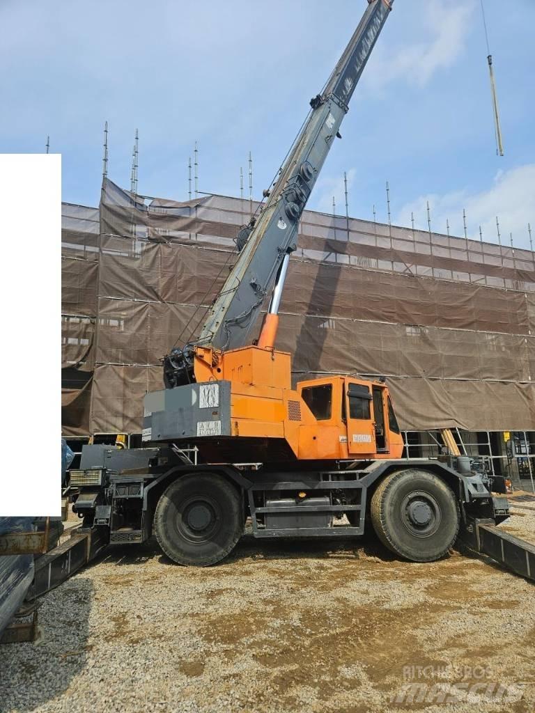 Komatsu LW 250 Gru per terreni difficili
