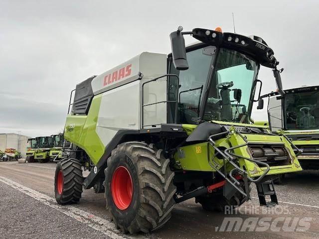 CLAAS TRION 750 Mietitrebbiatrici