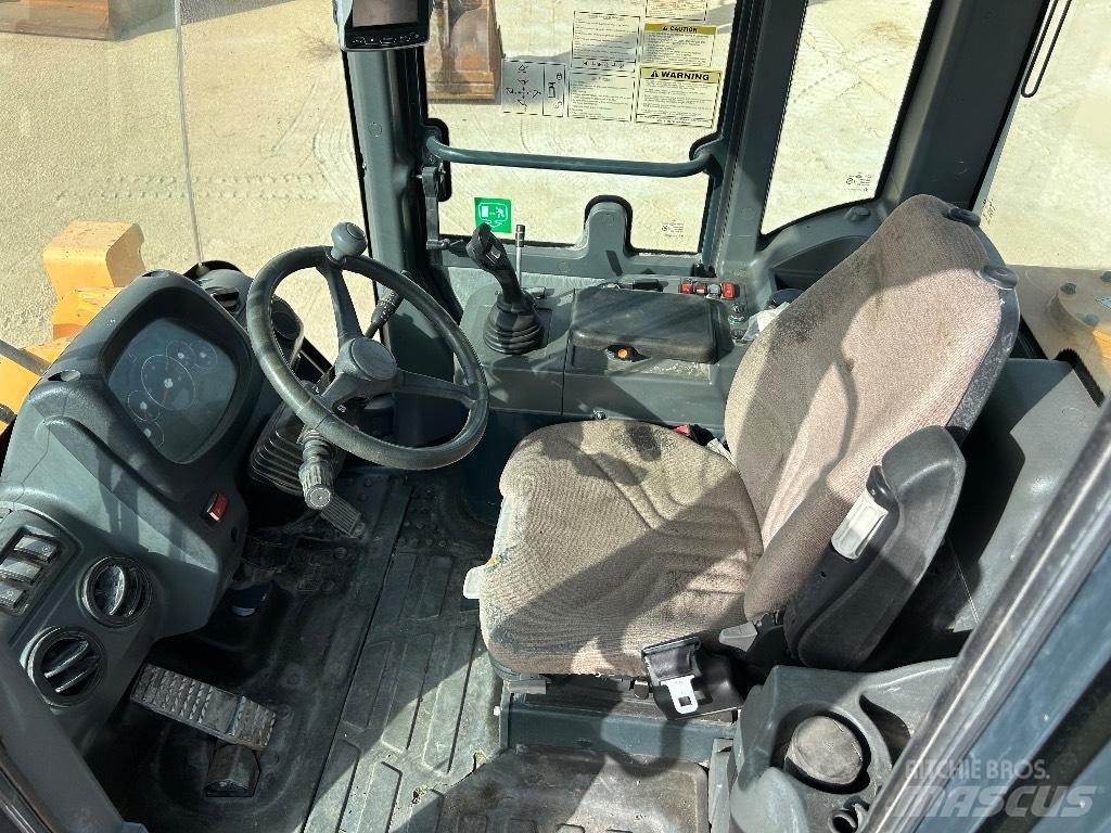 Hyundai HL 757-9 A Pale gommate