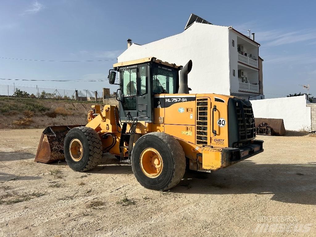 Hyundai HL 757-9 A Pale gommate