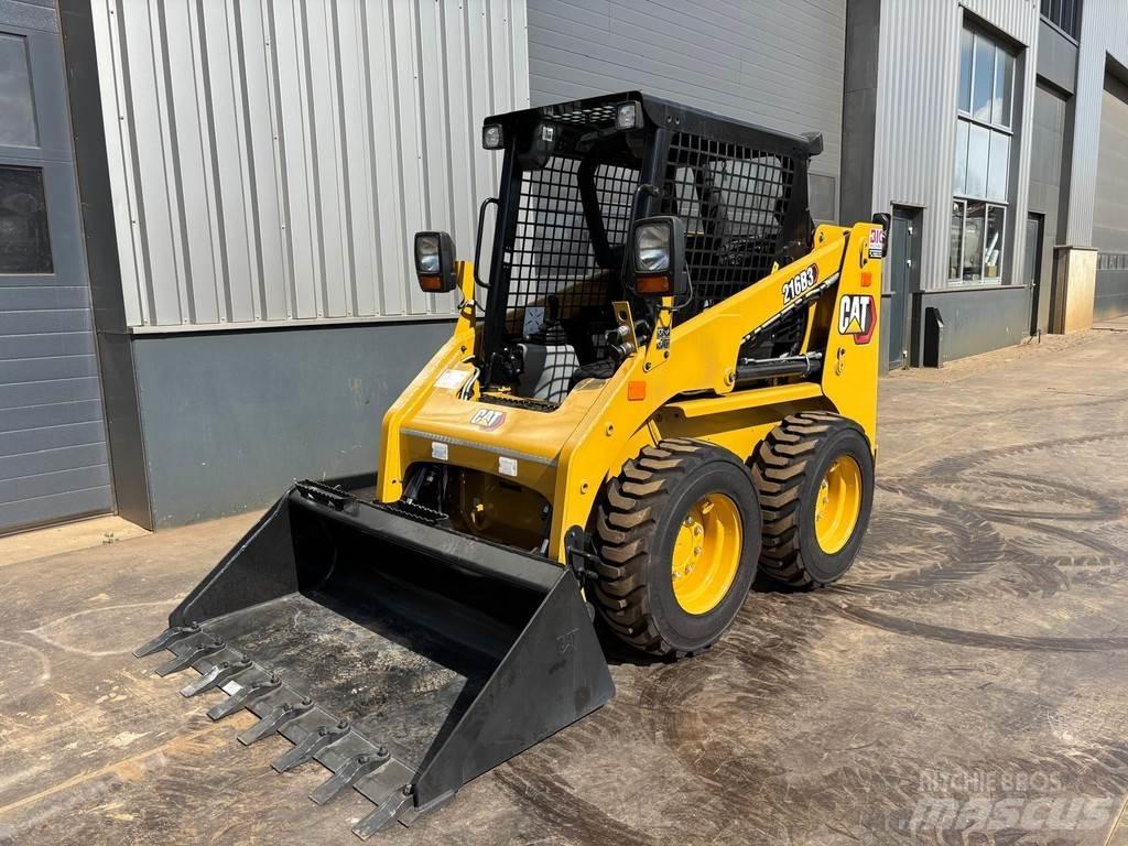 CAT 216B3 Pale gommate
