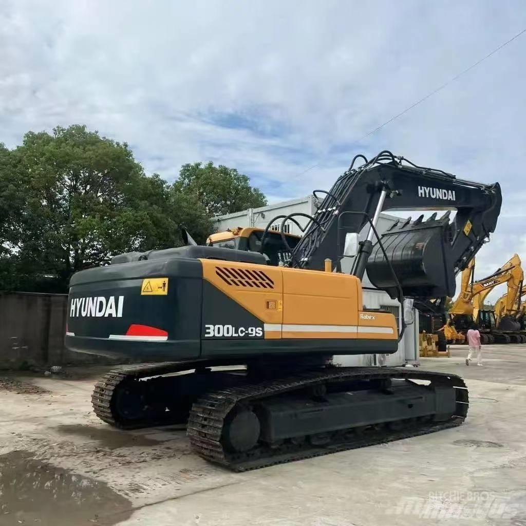 Hyundai 300-9 Escavatori cingolati