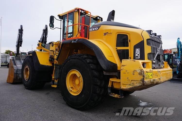 Volvo L250H Pale gommate