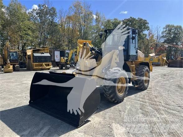 CAT 910 Pale gommate