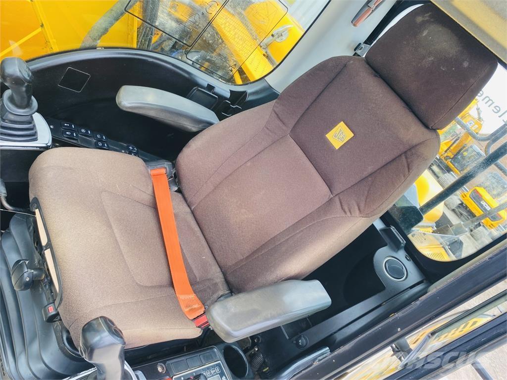JCB JS130LC Escavatori cingolati