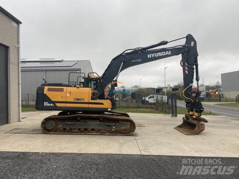 Hyundai HX220 L Escavatori gommati