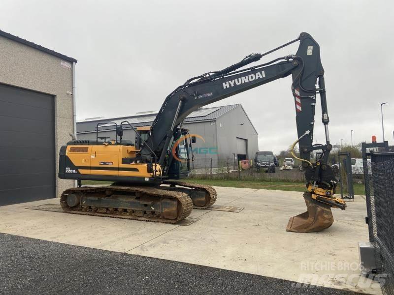 Hyundai HX220 L Escavatori gommati