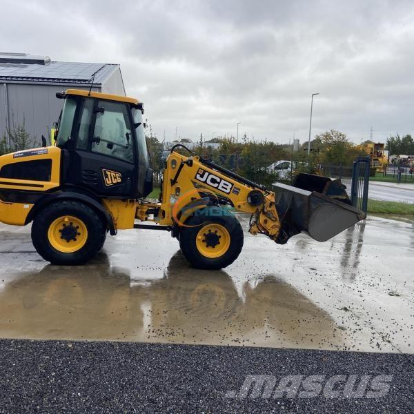 JCB TM220 Pale gommate