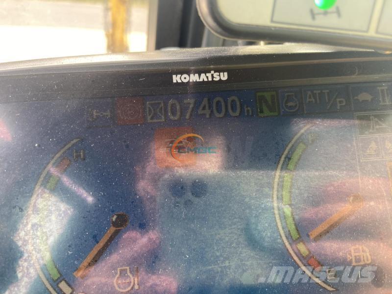 Komatsu PW98 Escavatori gommati