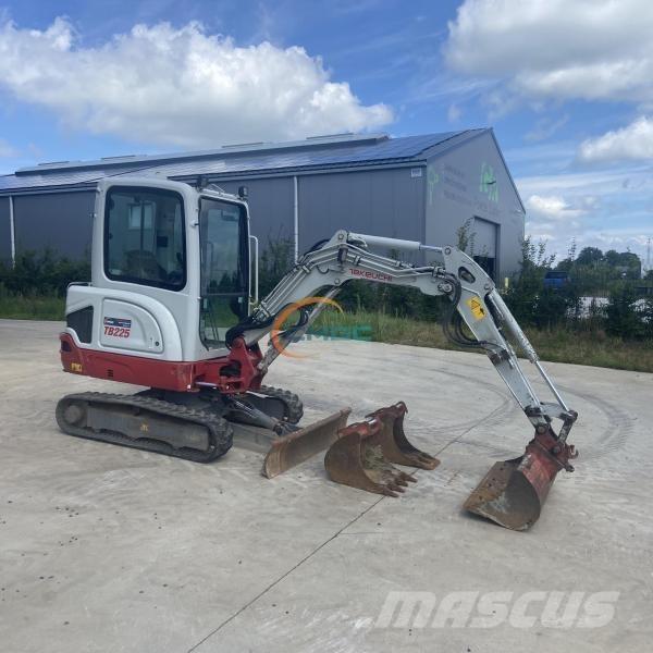 Takeuchi TB225 Escavatori gommati