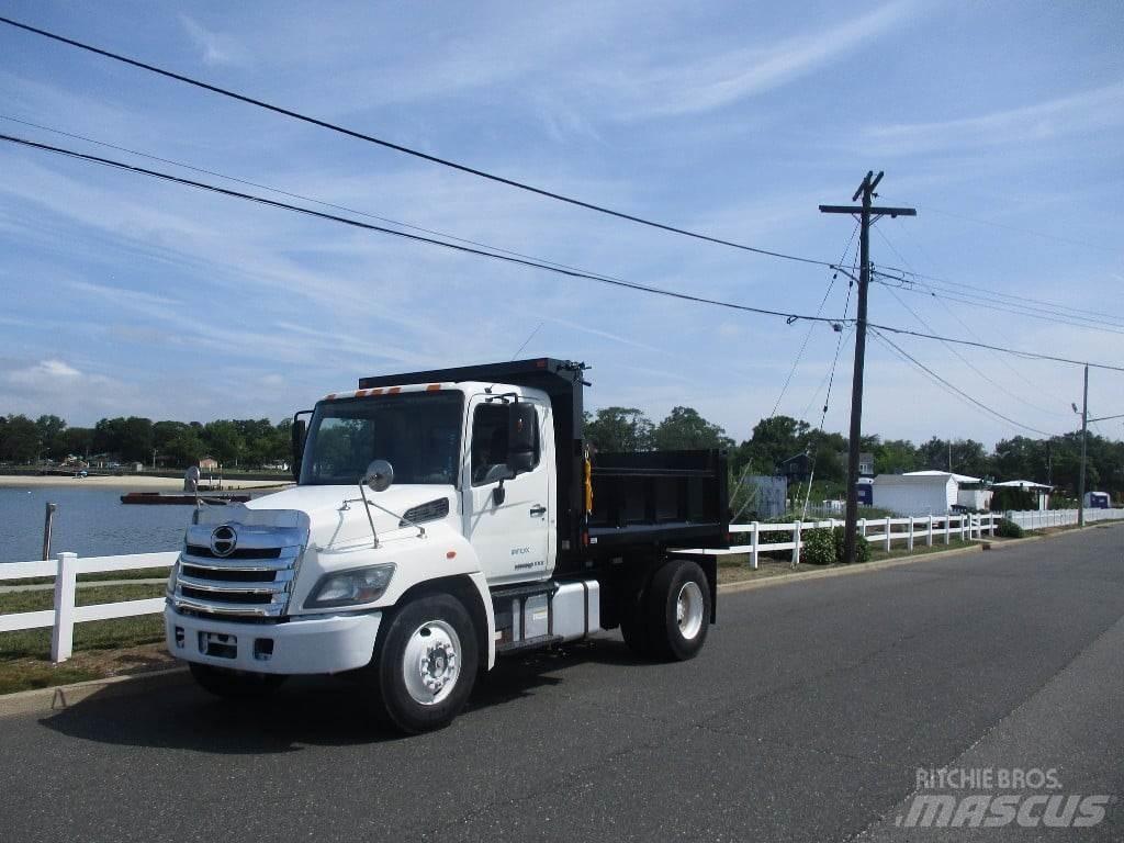 Hino 338 Camion ribaltabili