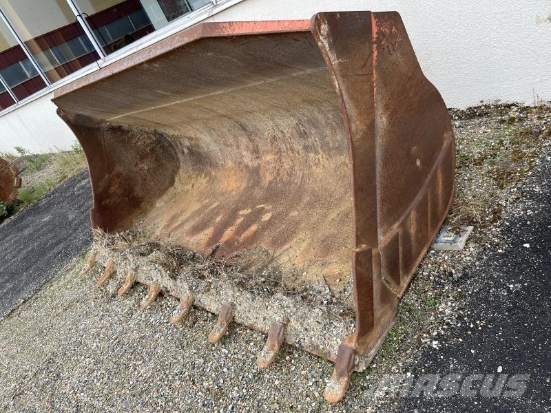  Bucket 4000L Benne