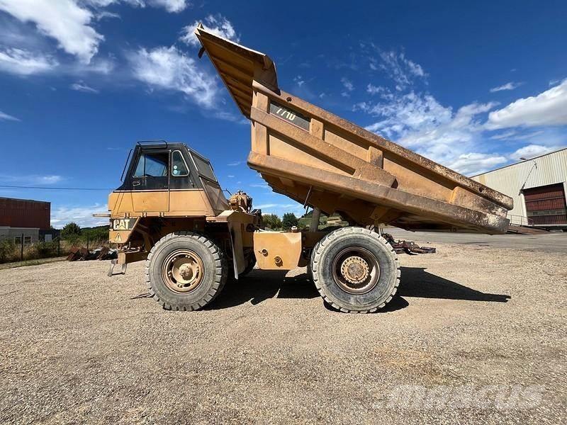 CAT 771D Dumper a telaio rigido