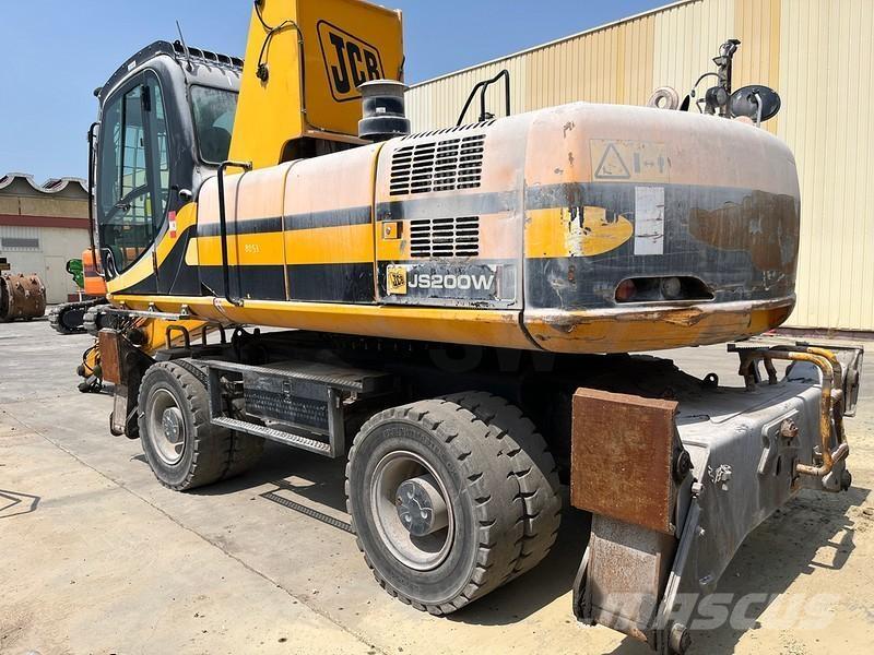 JCB JS200W Movimentazione rifiuti