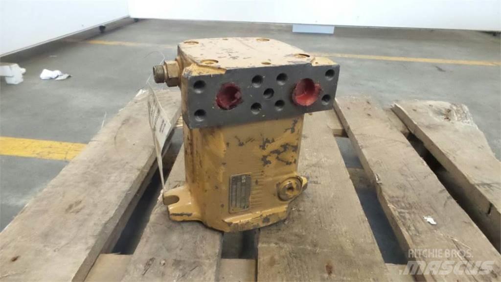 CAT 213B Componenti idrauliche