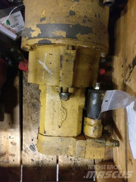 CAT 213B Componenti idrauliche
