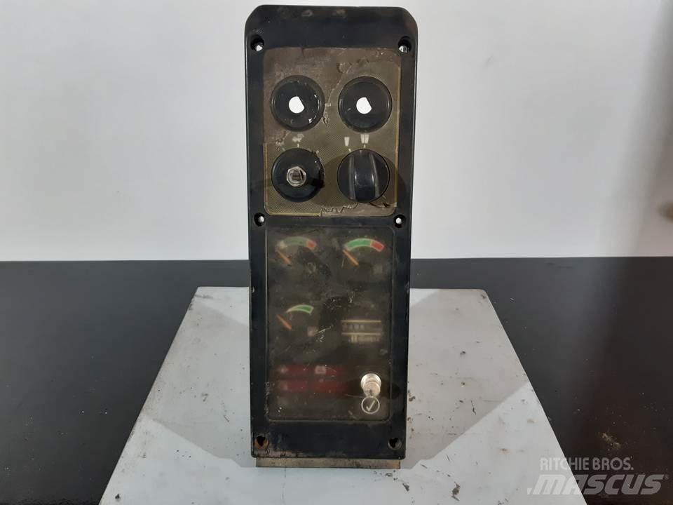 CAT 307 Cabine e interni