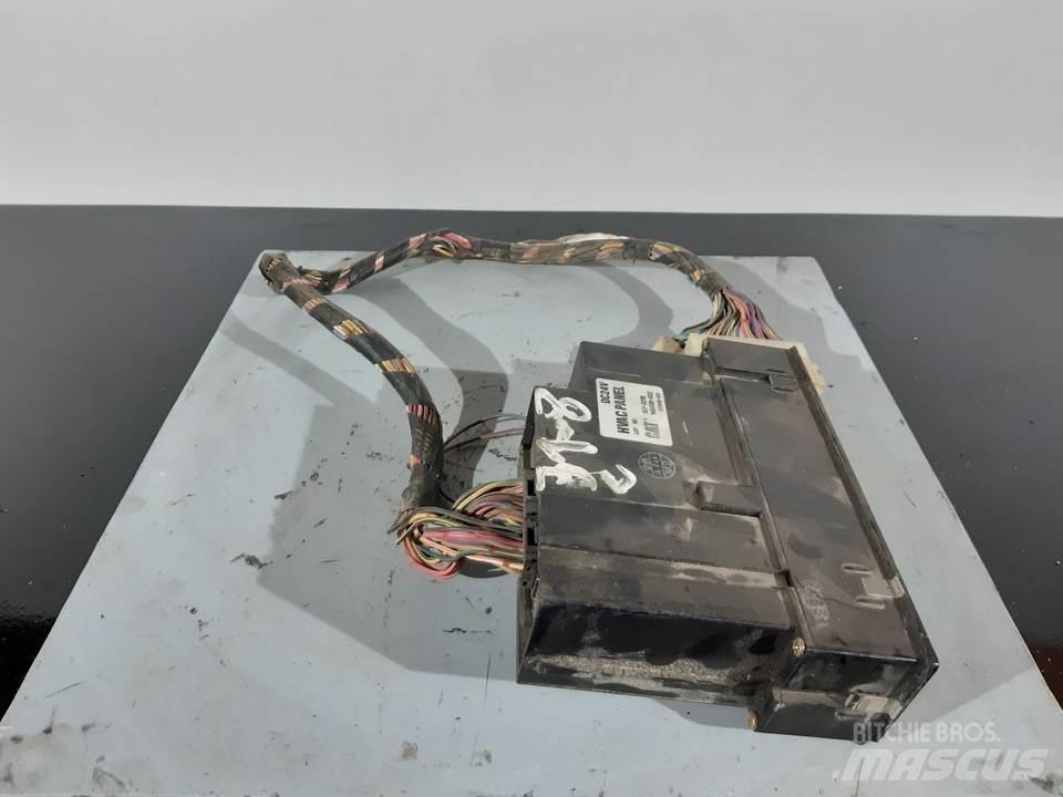 CAT 318C Cabine e interni