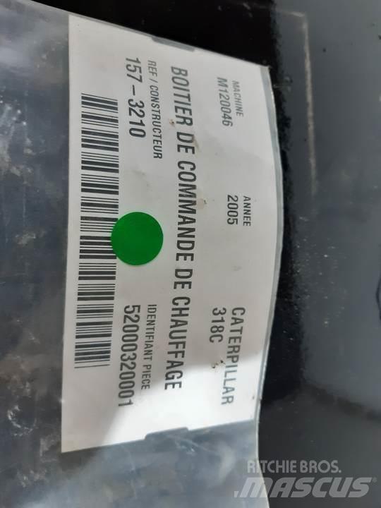 CAT 318C Cabine e interni