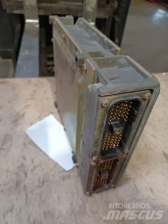 CAT 318C Cabine e interni