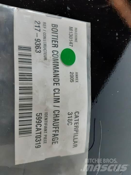 CAT 318C Cabine e interni