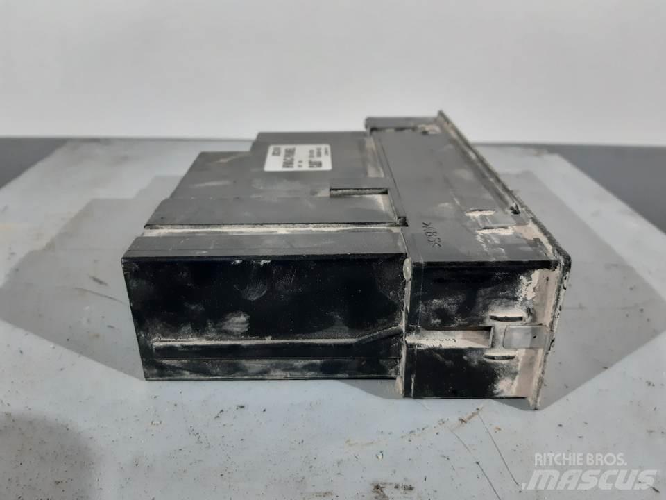 CAT 318C Cabine e interni