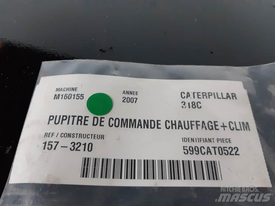 CAT 318C Cabine e interni