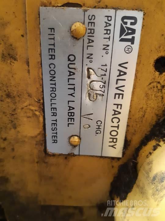 CAT 320B Componenti idrauliche