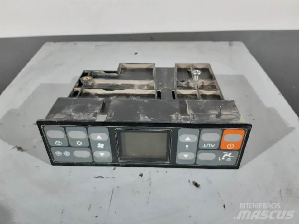 CAT 320C Cabine e interni