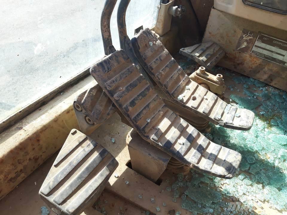 CAT 325LN Cabine e interni