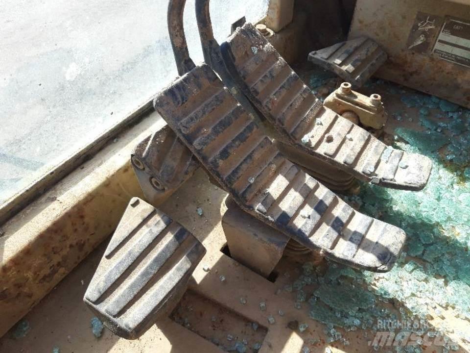 CAT 325LN Cabine e interni
