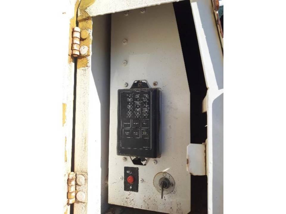 CAT 325LN Cabine e interni