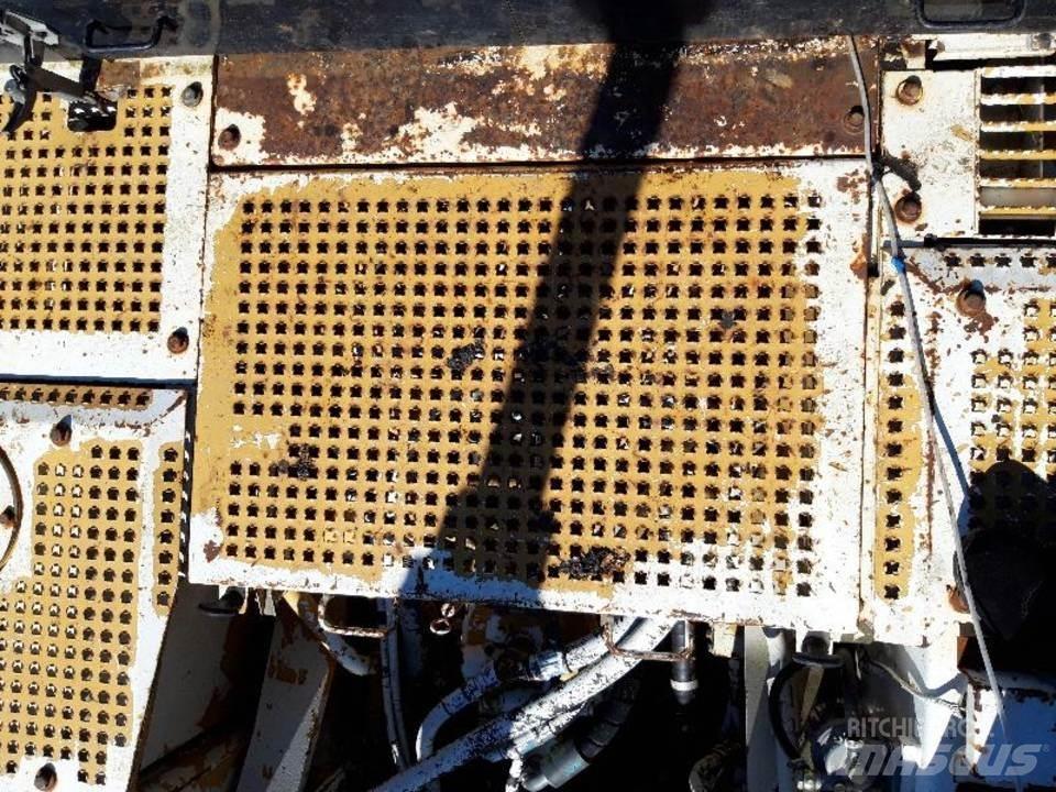 CAT 325LN Cabine e interni