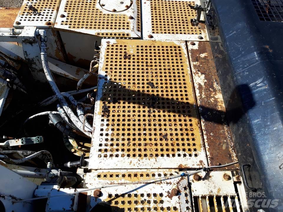 CAT 325LN Cabine e interni