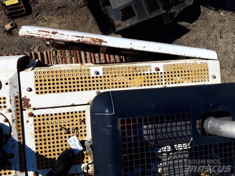 CAT 325LN Cabine e interni