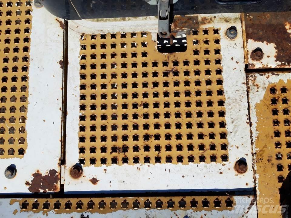 CAT 325LN Cabine e interni