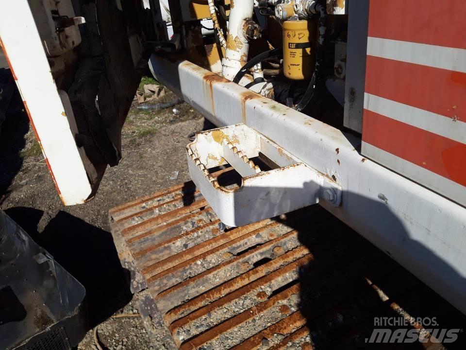 CAT 325LN Cabine e interni