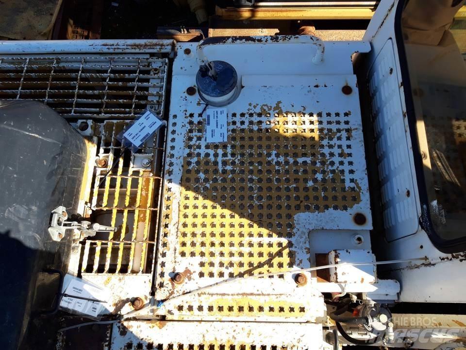 CAT 325LN Cabine e interni